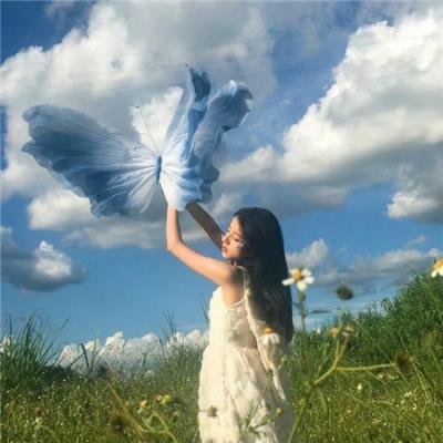 裸女游城