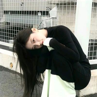 背鸭子的男孩
